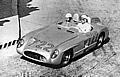 Mercedes-Benz 300 SLR Rennsportwagen (W 196 S), Siegerfahrzeug von Stirling Moss und Denis Jenkinson mit der Startnummer 722 bei der Mille Miglia 1955. Foto aus Brescia am 1. Mai 1955.